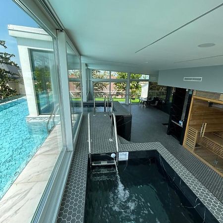 Villa Bauhaus Dream Deluxe T Siofok Bagian luar foto