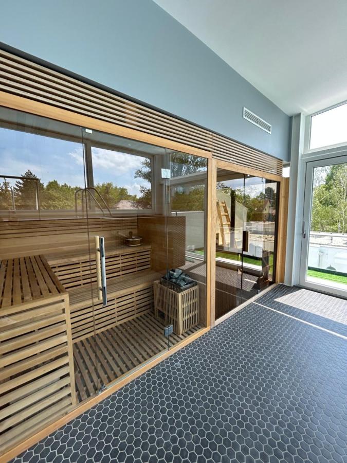 Villa Bauhaus Dream Deluxe T Siofok Bagian luar foto